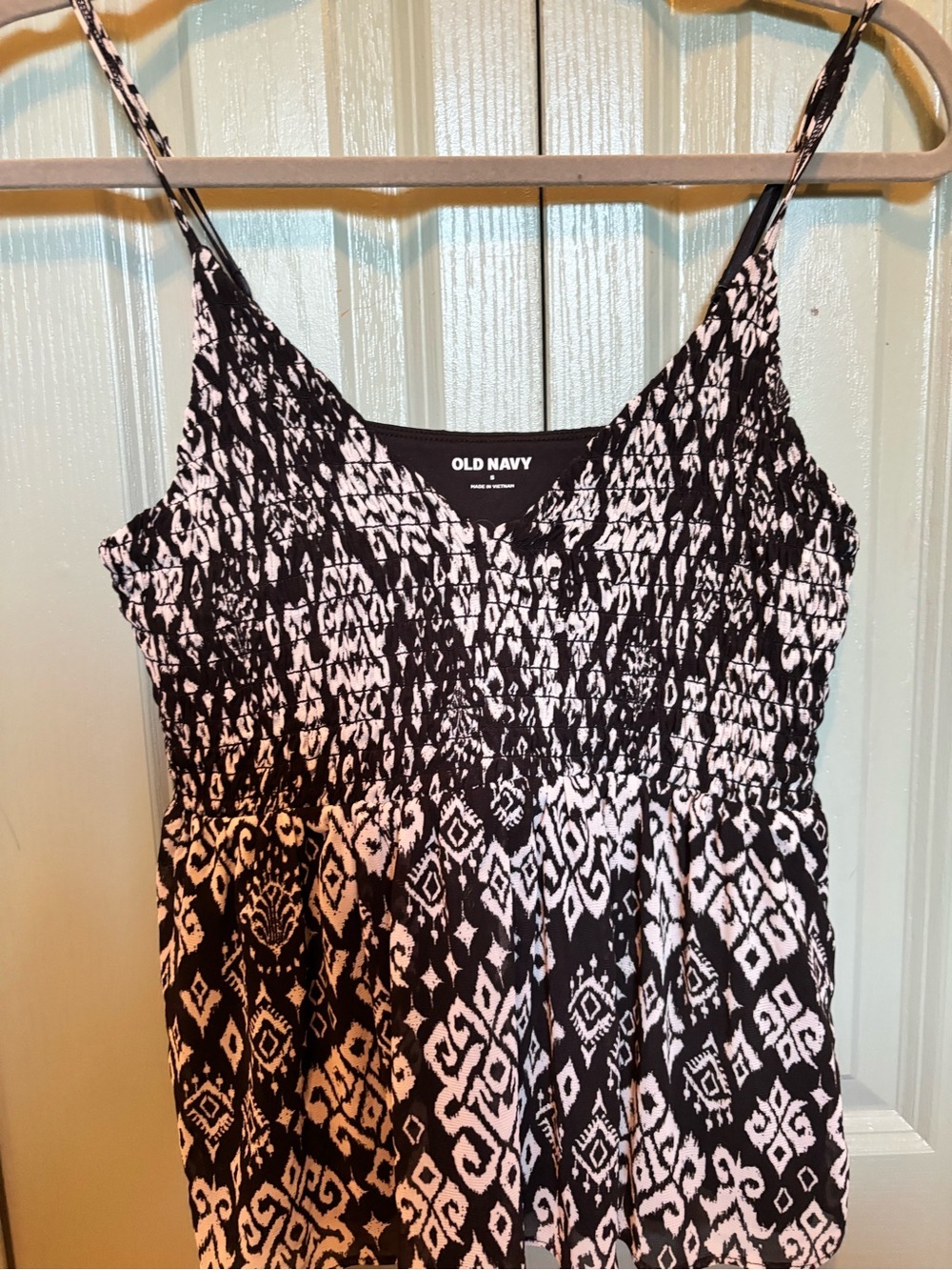 Old Navy Black & White Geometric Smocked Tank Top